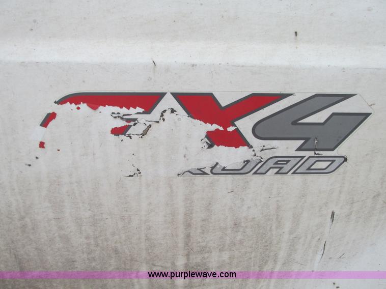 image for item G9143 2004 Ford F250 Super Duty pickup truck