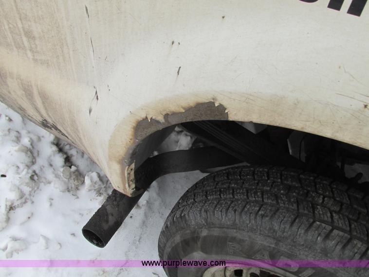 image for item G9143 2004 Ford F250 Super Duty pickup truck