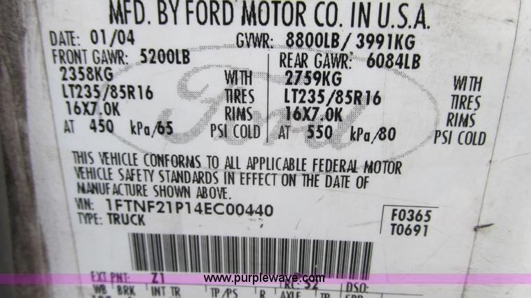 image for item G9143 2004 Ford F250 Super Duty pickup truck