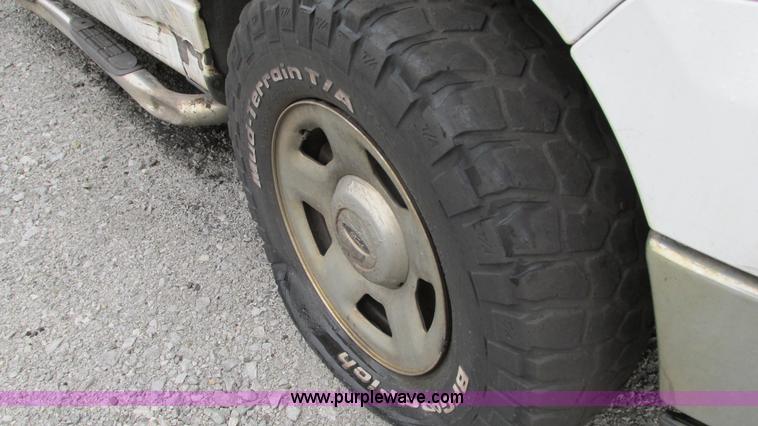 image for item G9145 2005 Ford F150 XLT SuperCab pickup truck