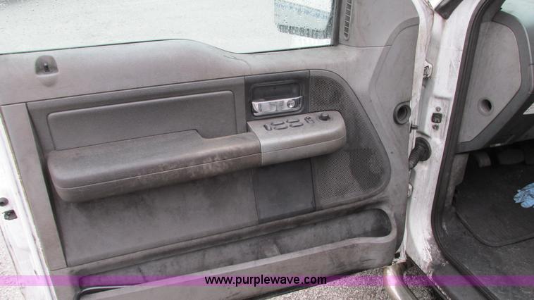 image for item G9145 2005 Ford F150 XLT SuperCab pickup truck