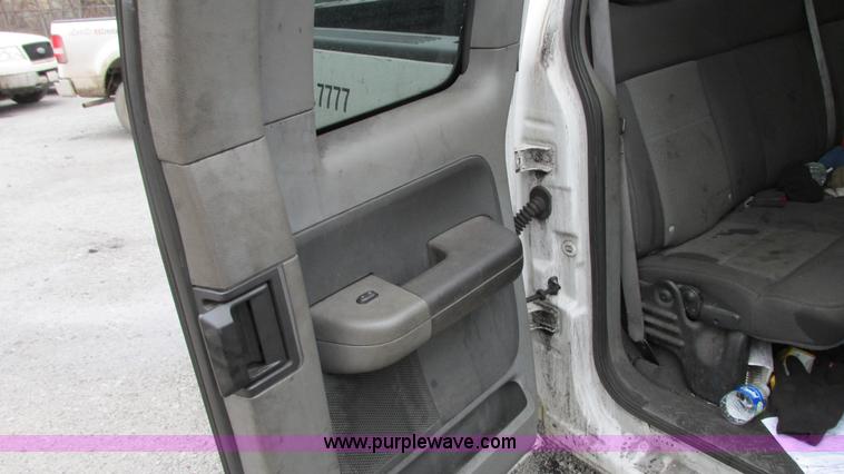 image for item G9146 2006 Ford F150 XLT SuperCab pickup truck