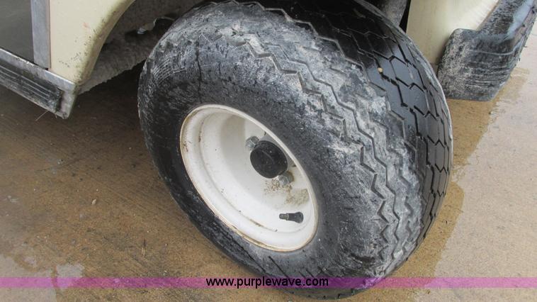 image for item G9150 2005 Club Car golf cart