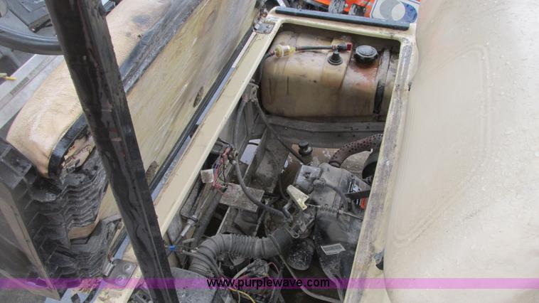 image for item G9150 2005 Club Car golf cart