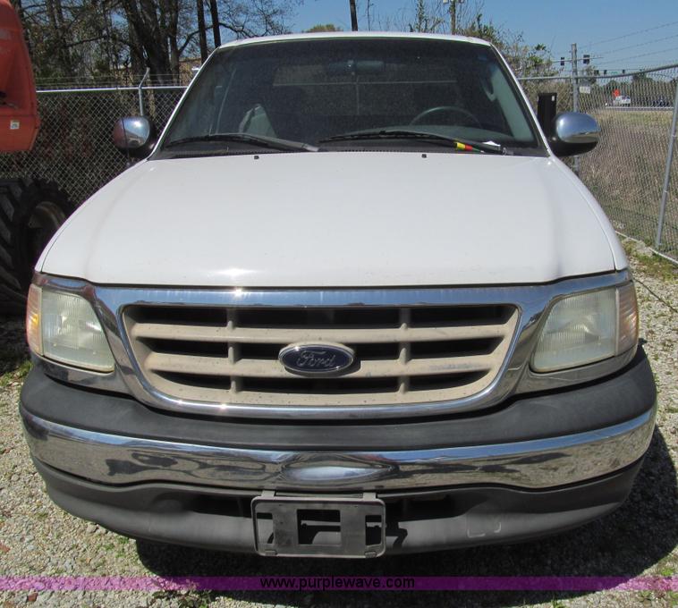 image for item G9522 2002 Ford F150 XLT SuperCab pickup truck