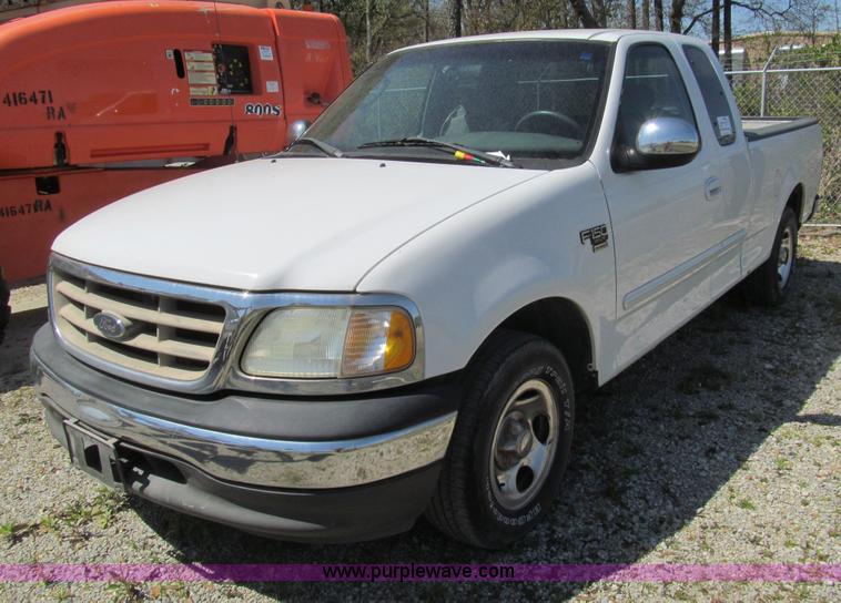 image for item G9522 2002 Ford F150 XLT SuperCab pickup truck
