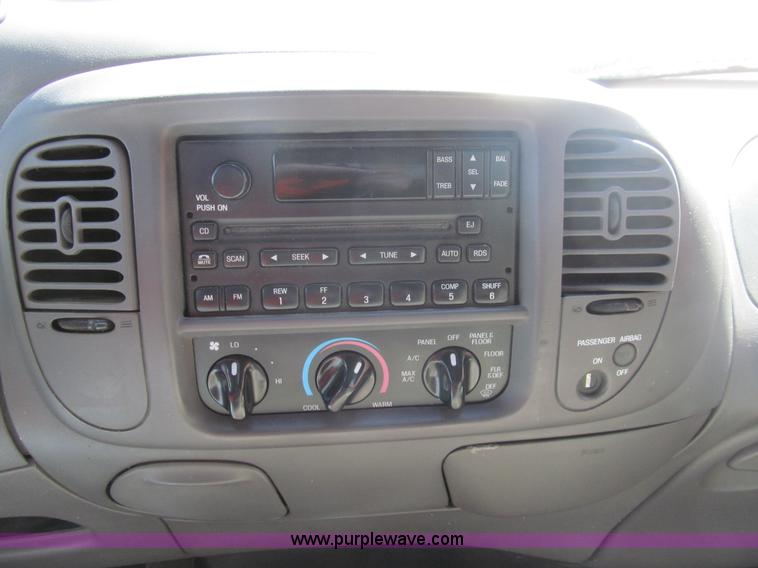 image for item G9522 2002 Ford F150 XLT SuperCab pickup truck