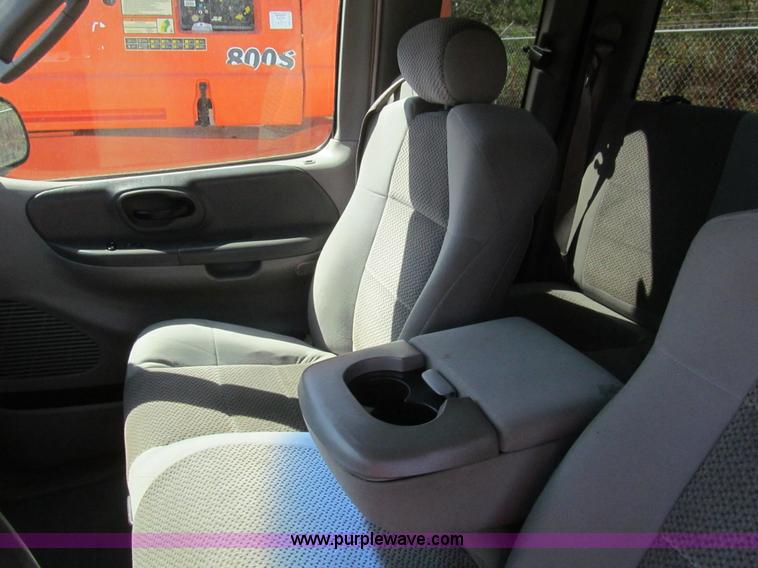 image for item G9522 2002 Ford F150 XLT SuperCab pickup truck