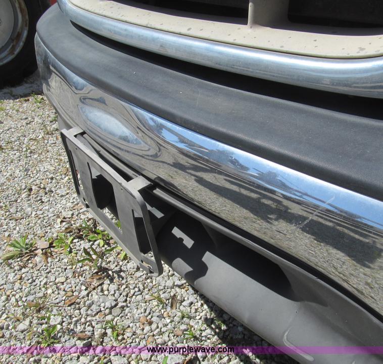 image for item G9522 2002 Ford F150 XLT SuperCab pickup truck