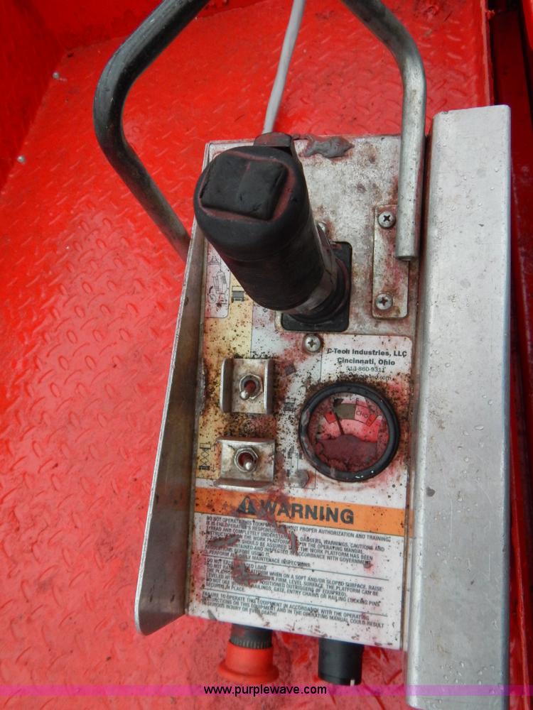 image for item H3469 2007 Sky Jack SJIII 3219 scissor lift