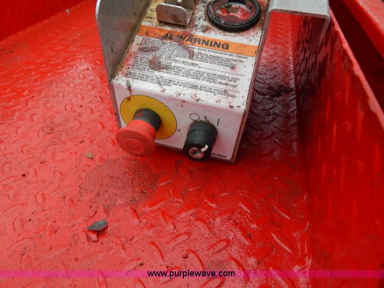 image for item H3469 2007 Sky Jack SJIII 3219 scissor lift