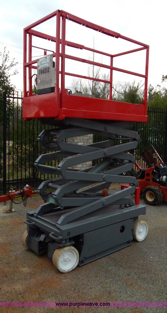 image for item H3469 2007 Sky Jack SJIII 3219 scissor lift