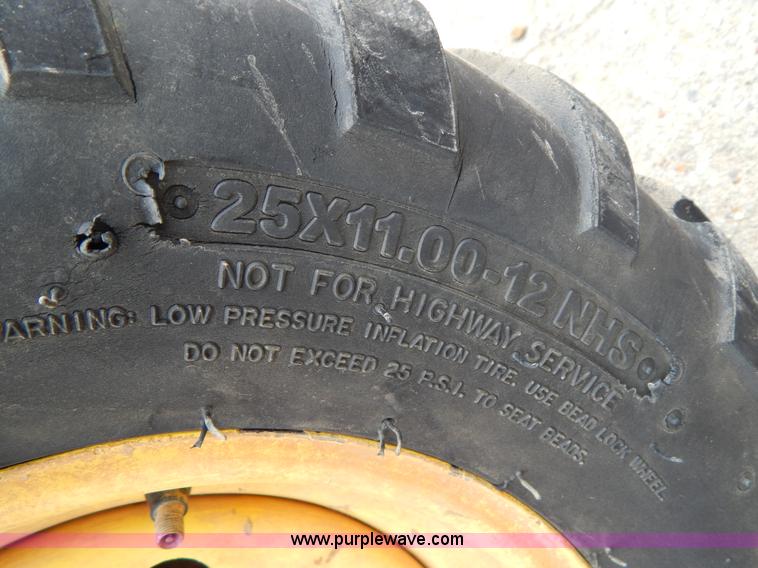 image for item H3470 2009 John Deere Gator UTV