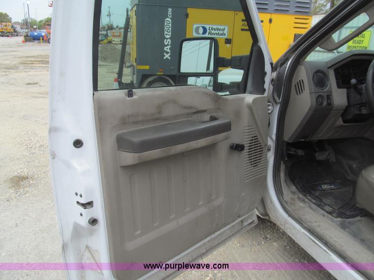 image for item I7137 2008 Ford F350 Super Duty XLT service truck