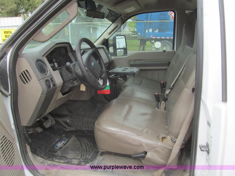 image for item I7137 2008 Ford F350 Super Duty XLT service truck