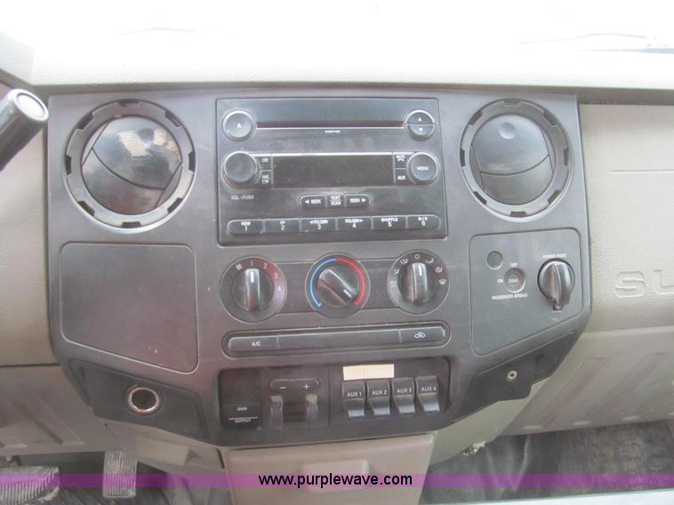 image for item I7137 2008 Ford F350 Super Duty XLT service truck
