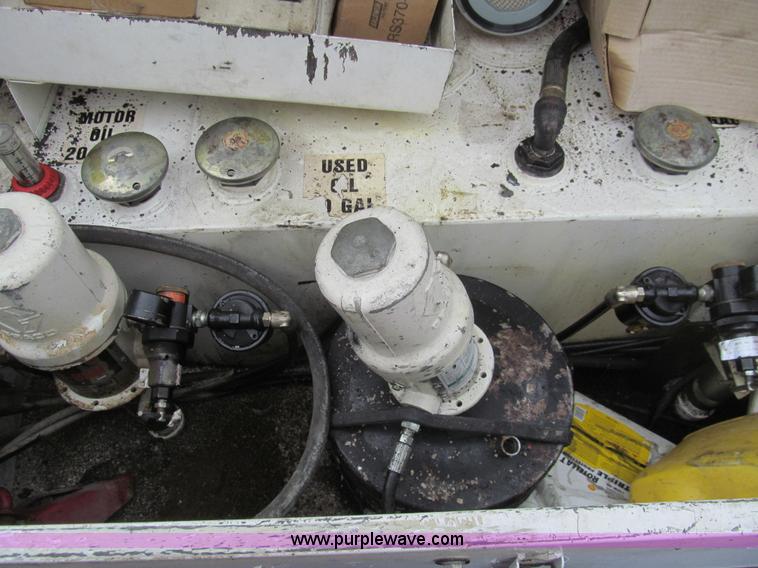 image for item I7137 2008 Ford F350 Super Duty XLT service truck