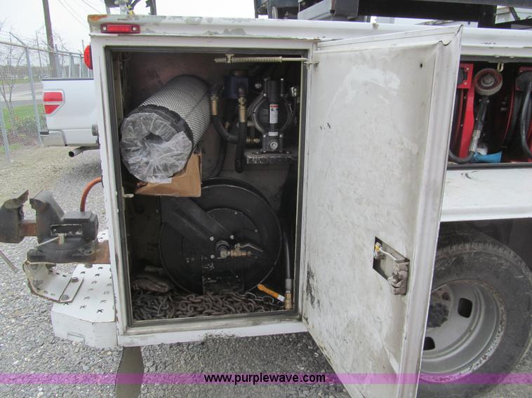 image for item I7137 2008 Ford F350 Super Duty XLT service truck