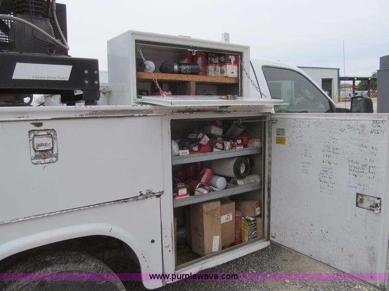 image for item I7137 2008 Ford F350 Super Duty XLT service truck