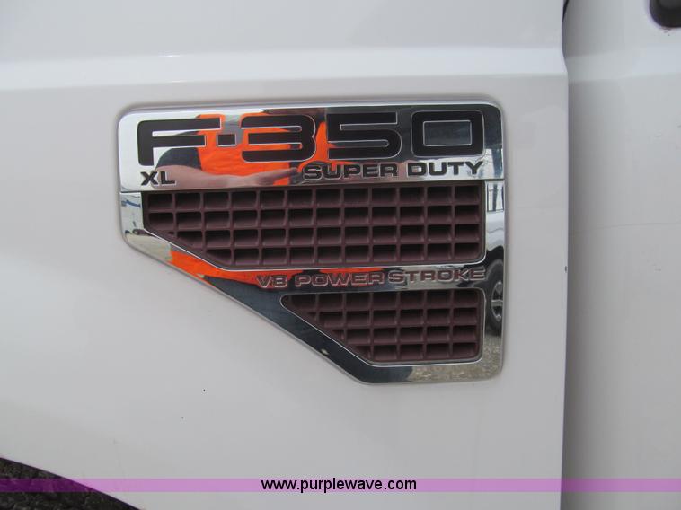 image for item I7137 2008 Ford F350 Super Duty XLT service truck