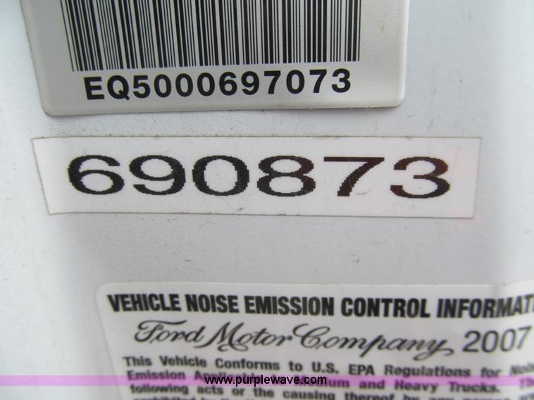 image for item I7137 2008 Ford F350 Super Duty XLT service truck