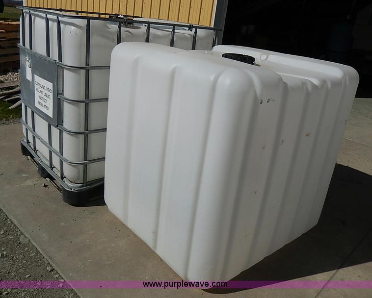 image for item AC9195 (2) 260 gallon liquid tanks