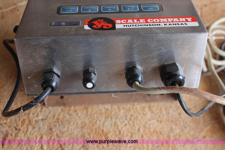 image for item AK9674 J&S portable livestock scale