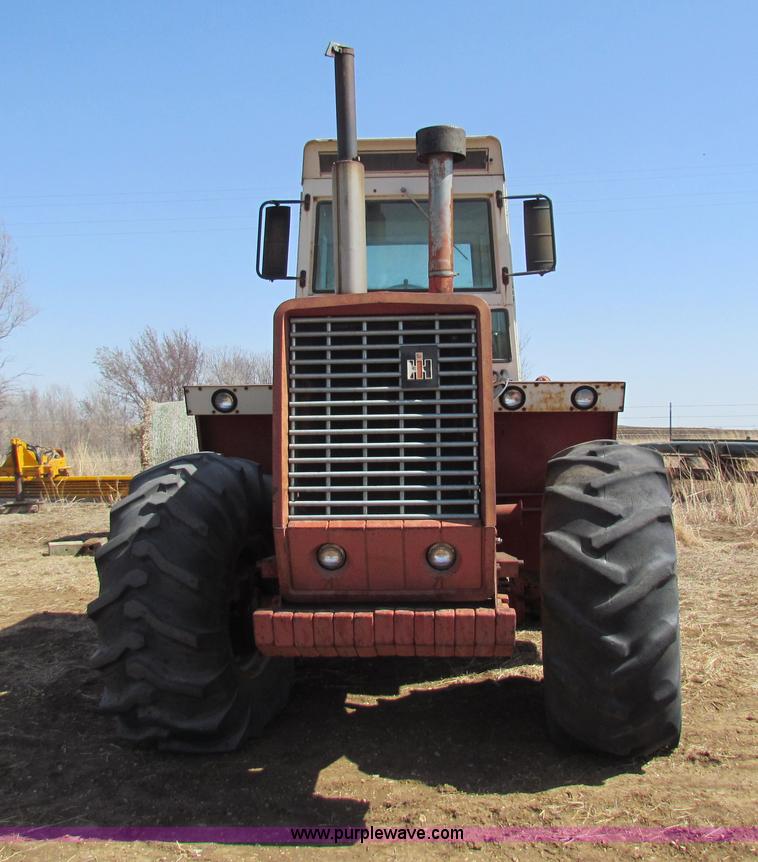 image for item AN9917 International 4166 4WD tractor