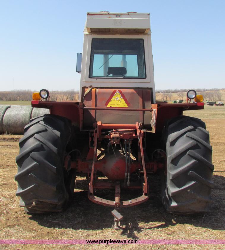 image for item AN9917 International 4166 4WD tractor