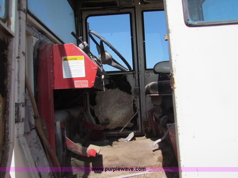 image for item AN9917 International 4166 4WD tractor