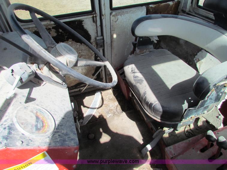 image for item AN9917 International 4166 4WD tractor