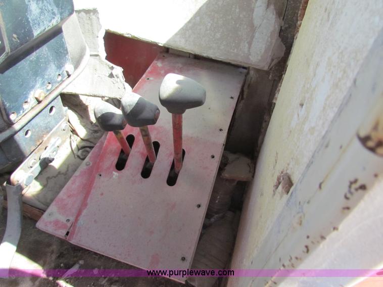 image for item AN9917 International 4166 4WD tractor