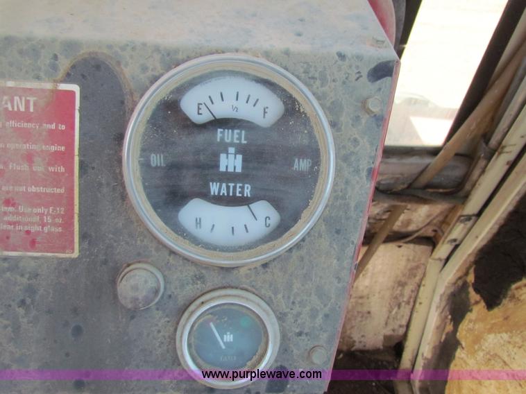 image for item AN9917 International 4166 4WD tractor