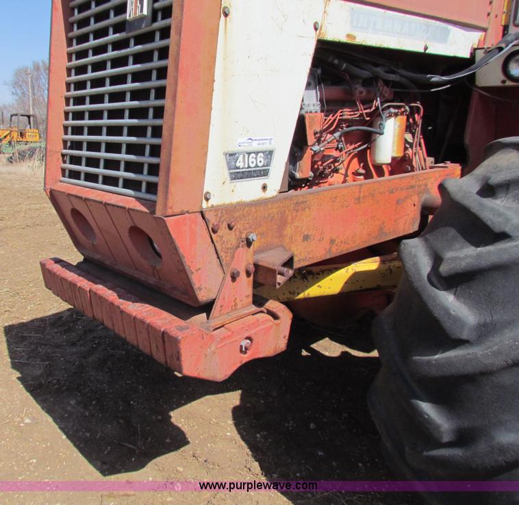 image for item AN9917 International 4166 4WD tractor