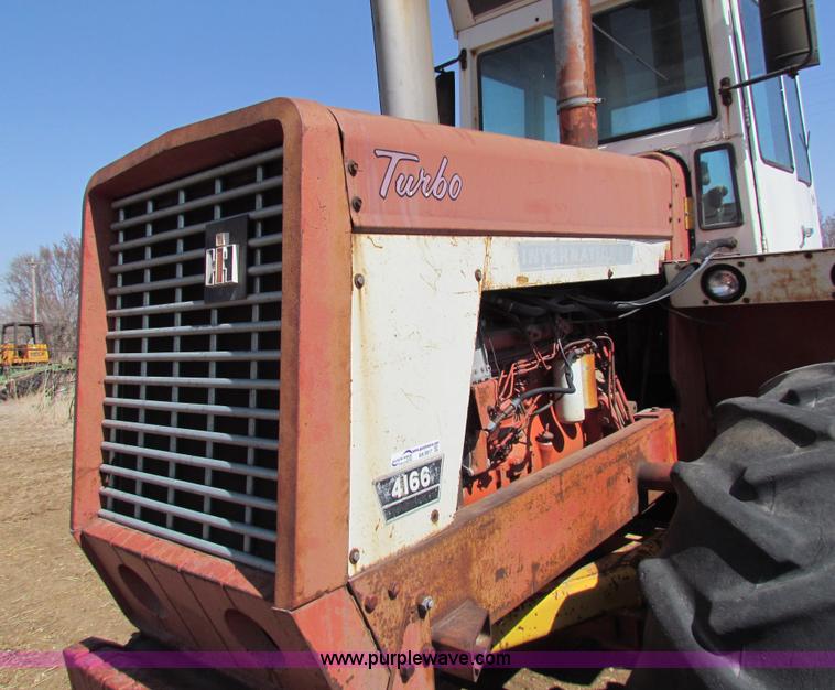image for item AN9917 International 4166 4WD tractor