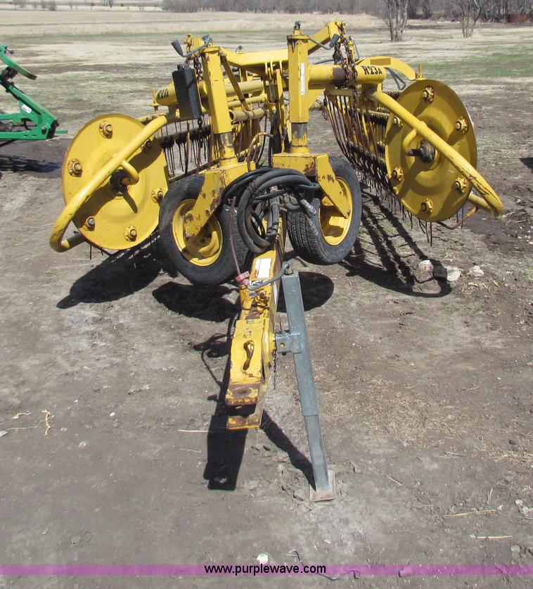 image for item AN9924 Vermeer R23A hydraulic driven rake