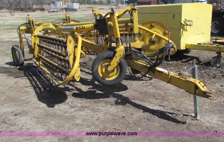 image for item AN9924 Vermeer R23A hydraulic driven rake