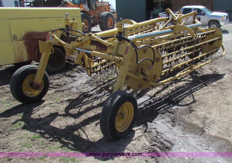 image for item AN9924 Vermeer R23A hydraulic driven rake
