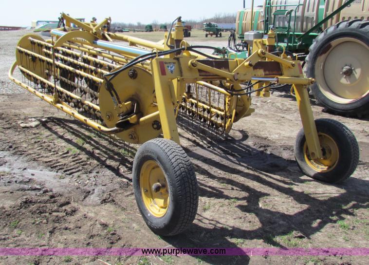 image for item AN9924 Vermeer R23A hydraulic driven rake