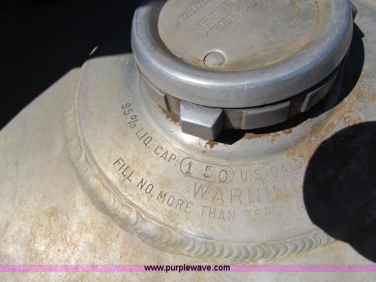 image for item AN9943 1985 Freightliner semi truck