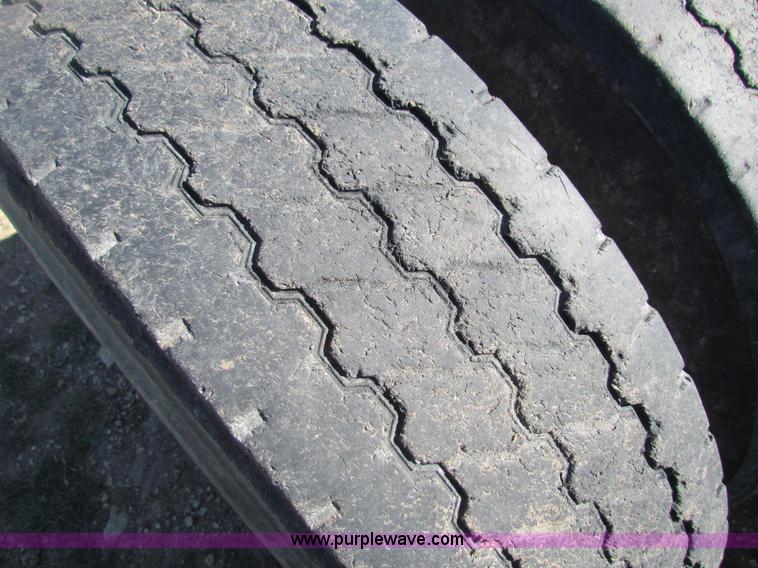 image for item AN9943 1985 Freightliner semi truck