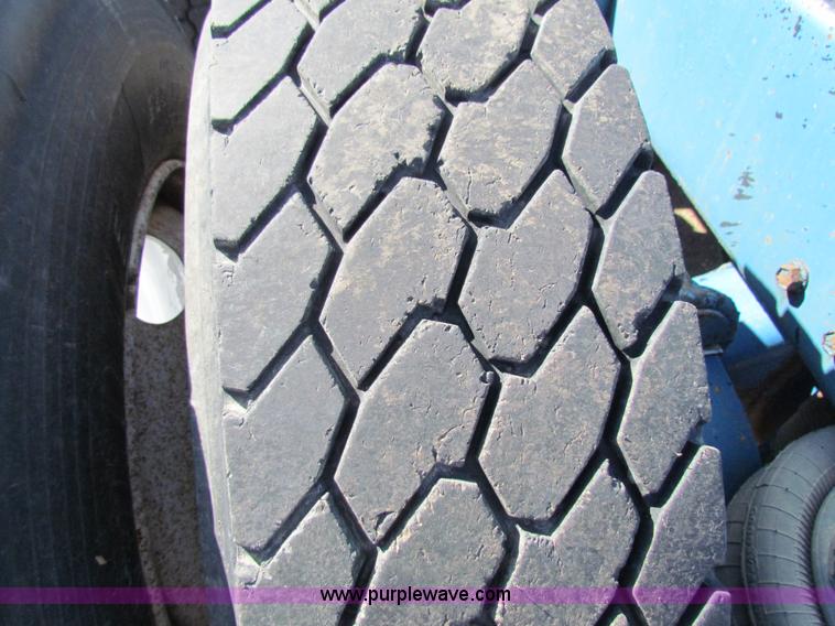 image for item AN9943 1985 Freightliner semi truck