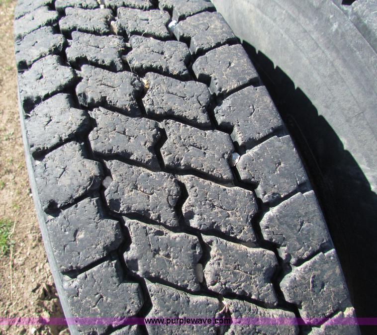 image for item AN9943 1985 Freightliner semi truck