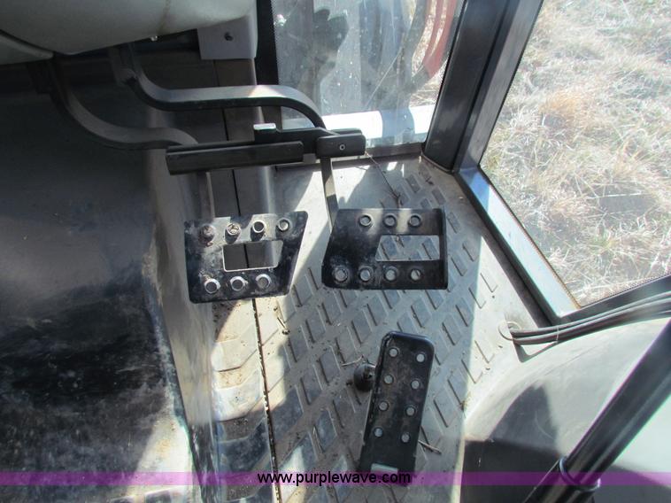 image for item AN9945 1998 Massey-Ferguson 4225 tractor