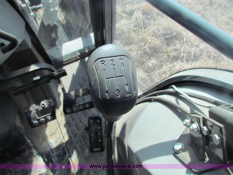 image for item AN9945 1998 Massey-Ferguson 4225 tractor