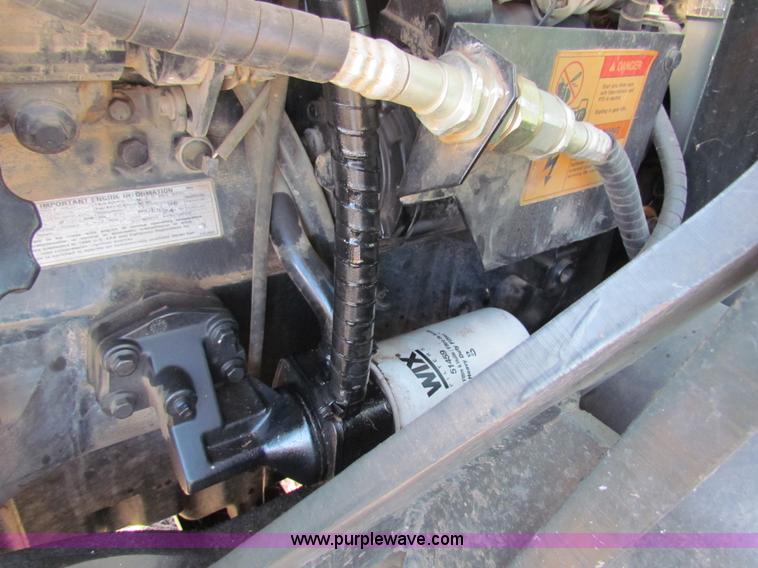 image for item AN9945 1998 Massey-Ferguson 4225 tractor