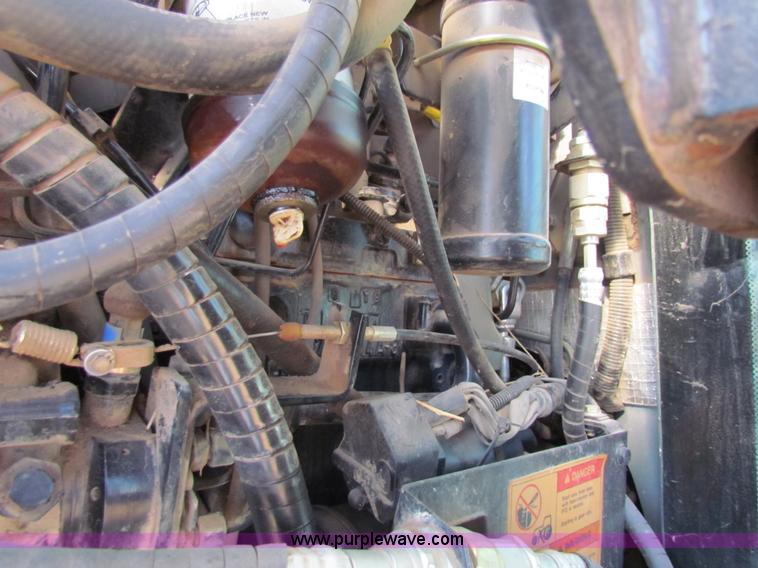 image for item AN9945 1998 Massey-Ferguson 4225 tractor