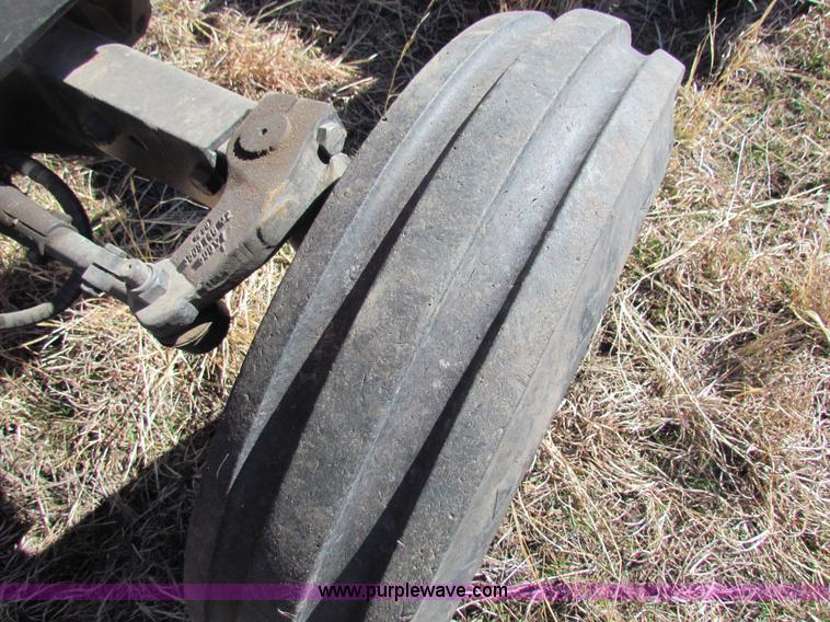 image for item AN9945 1998 Massey-Ferguson 4225 tractor