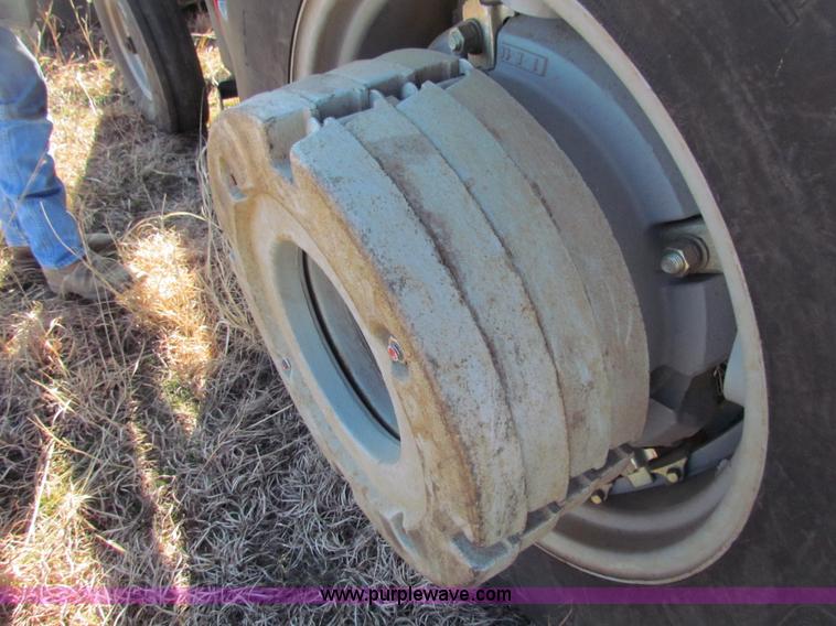 image for item AN9945 1998 Massey-Ferguson 4225 tractor