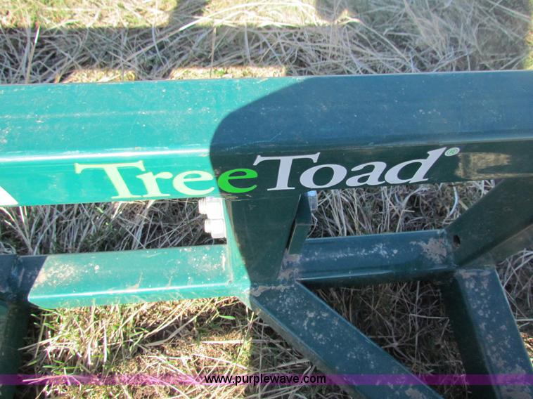 Tree Toad manual tree spade in Douglass, KS Item AN9949 sold Purple